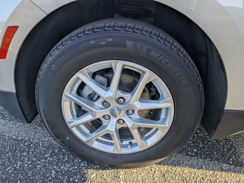 Used 2022 Chevrolet Equinox LS image 11