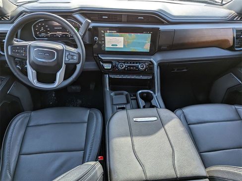 Used 2024 GMC Sierra 3500 Denali w/ Denali Reserve Package image 19