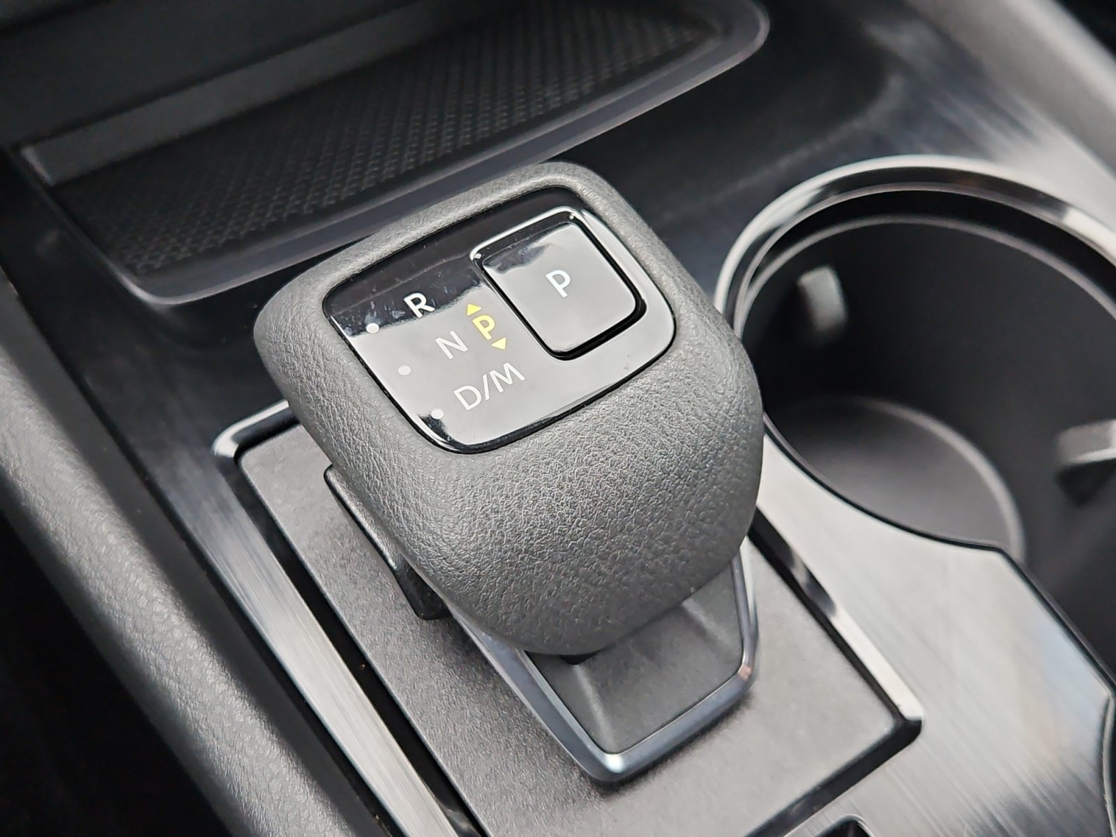 Used 2023 Nissan Rogue S AWD/4WD image 19