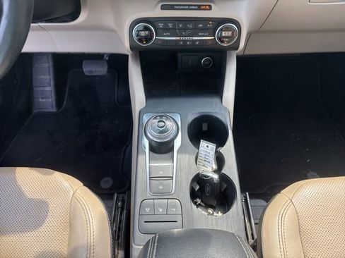 Used 2020 Ford Escape Titanium AWD/4WD image 20