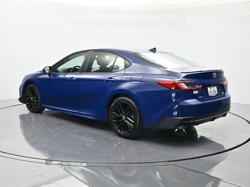 Used 2025 Toyota Camry SE image 8