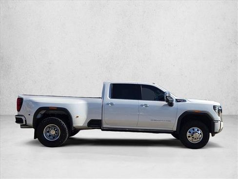 Used 2024 GMC Sierra 3500 Denali w/ Denali Reserve Package AWD/4WD image 4