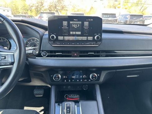 Used 2022 Mitsubishi Outlander SE AWD/4WD image 15