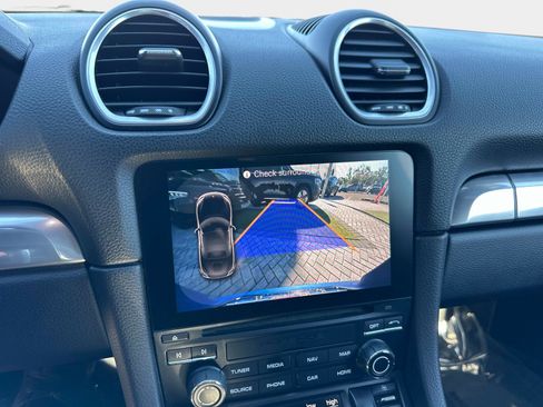 Used 2017 Porsche 718 Boxster image 24