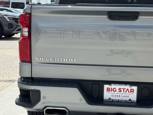 Used 2024 Chevrolet Silverado 1500 High Country w/ Technology Package AWD/4WD image 11