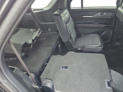 Used 2025 Ford Explorer ST-Line w/ Premium Package image 21