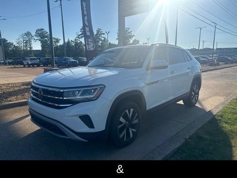 Used 2020 Volkswagen Atlas Cross Sport SE FWD image 3