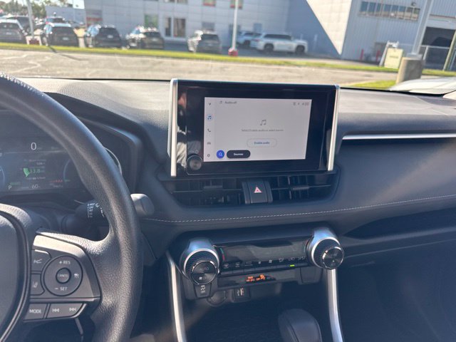 Used 2025 Toyota RAV4 XLE AWD/4WD image 17