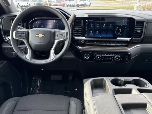 Used 2023 Chevrolet Silverado 1500 LT image 2
