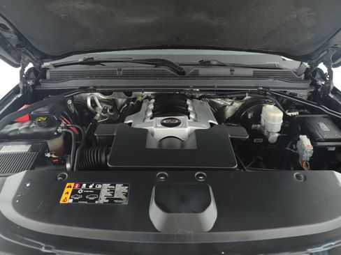 Used 2017 Cadillac Escalade Premium Luxury image 6