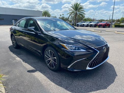 New 2025 Lexus ES 350 w/ Premium Package image 4