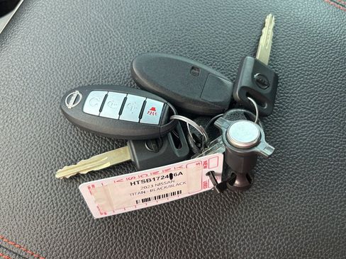 Used 2023 Nissan Titan PRO-4X w/ Pro-4x Convenience Package image 37