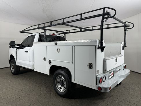 Used 2023 Ford F250 XL w/ Snow Plow/Camper Package AWD/4WD image 5