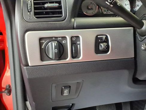 Used 2005 Ford Thunderbird RWD image 13
