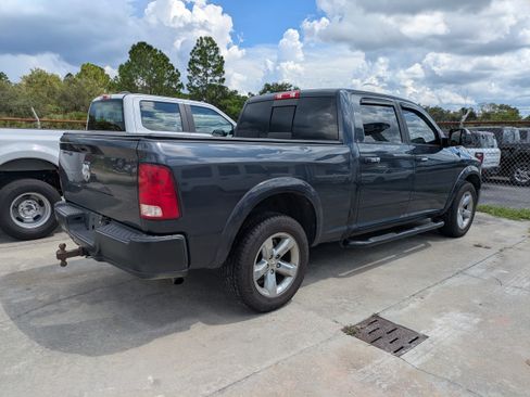 Used 2017 RAM 1500 Classic SLT AWD/4WD image 5
