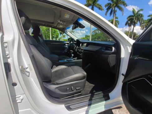 Used 2019 Kia Cadenza Limited FWD image 42