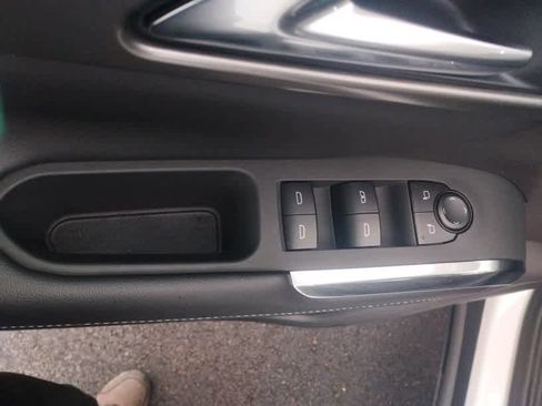 Used 2026 Chevrolet Traverse LT image 14