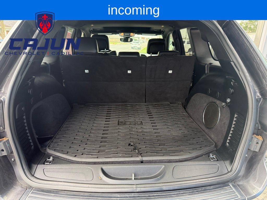 Used 2020 Jeep Grand Cherokee Laredo w/ Laredo X Package RWD image 13
