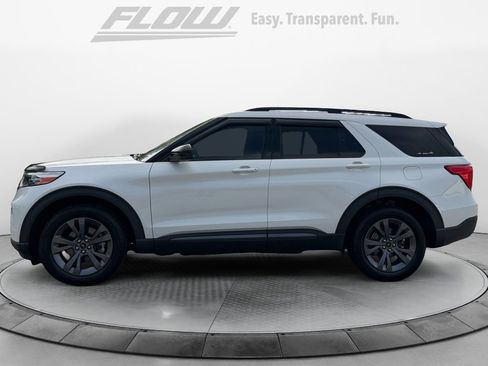 Used 2022 Ford Explorer XLT w/ Equipment Group 202A AWD/4WD image 5