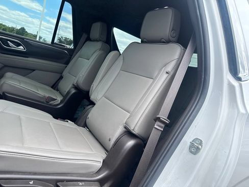 Used 2022 GMC Yukon SLT w/ SLT Premium Package AWD/4WD image 31