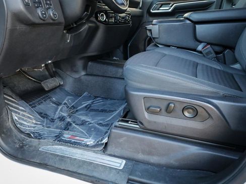 Used 2024 Chevrolet Silverado 2500 LT w/ Convenience Package image 14