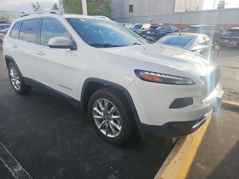 Used 2015 Jeep Cherokee Limited w/ Luxury Group AWD/4WD image 1