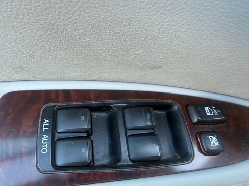 Used 2011 Toyota Avalon Limited FWD image 22