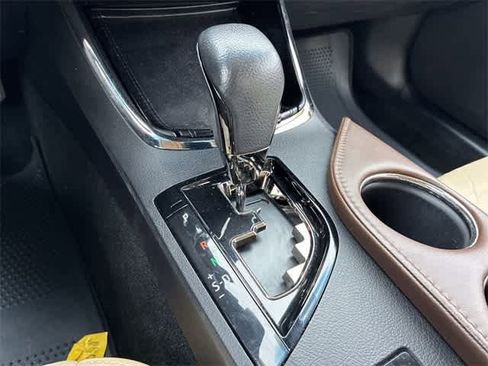 Used 2018 Toyota Avalon XLE image 33