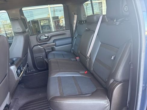 Used 2023 GMC Sierra 2500 Denali w/ Denali Ultimate Package AWD/4WD image 9