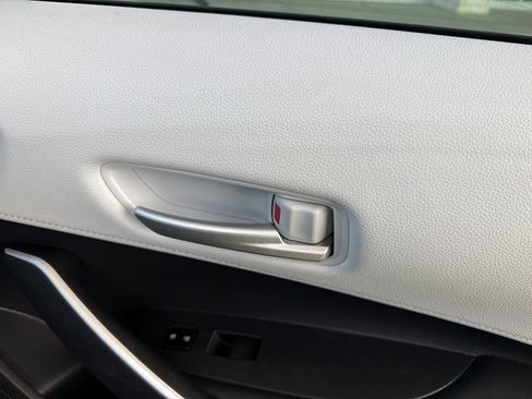 Used 2020 Toyota Corolla SE w/ SE Premium Package FWD image 20