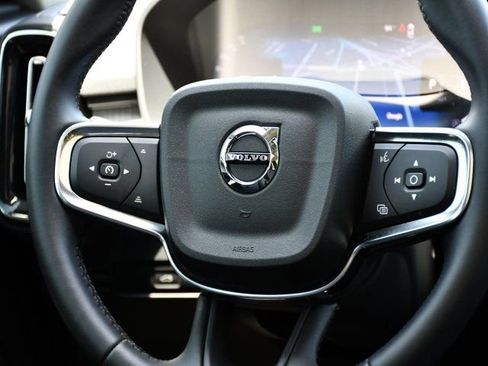 Used 2025 Volvo XC40 B5 Plus w/ Protection Package Premier AWD/4WD image 19