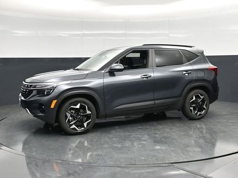 Used 2025 Kia Seltos S FWD image 11