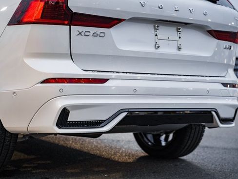 New 2026 Volvo XC60 B5 Ultra w/ Climate Package image 9
