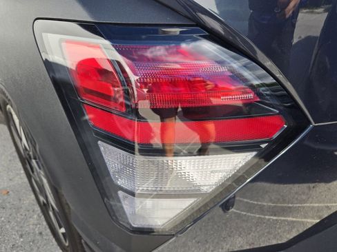 Used 2025 Hyundai Kona SEL FWD image 8