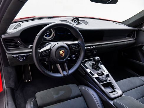 Certified 2022 Porsche 911 Carrera GTS image 11