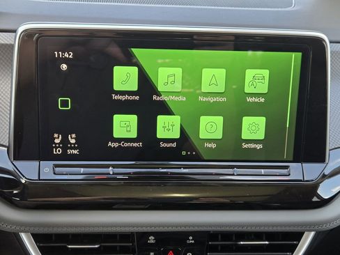 New 2026 Volkswagen Atlas Peak Edition image 14