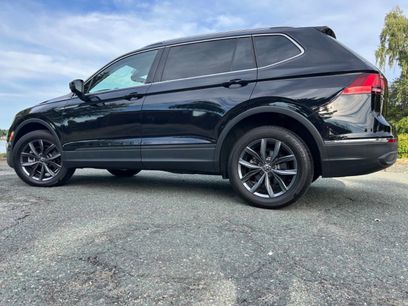 Used 2022 Volkswagen Tiguan SE
