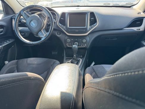 Used 2015 Jeep Cherokee Latitude w/ Comfort/Convenience Group FWD image 5