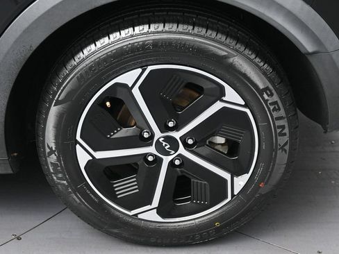 Used 2023 Kia Niro EX FWD image 36