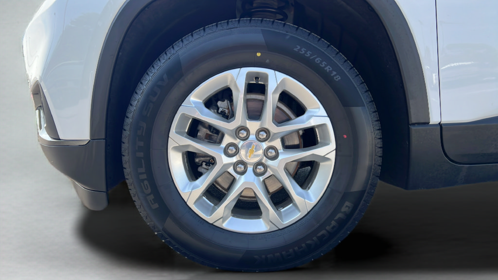 Used 2021 Chevrolet Traverse LT w/ LPO, Blackout Package AWD/4WD image 9