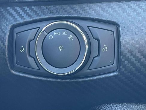 Used 2017 Ford Mustang Coupe image 22