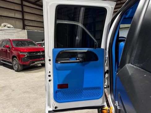 Used 2007 Ford F550 4x4 Crew Cab Super Duty image 32