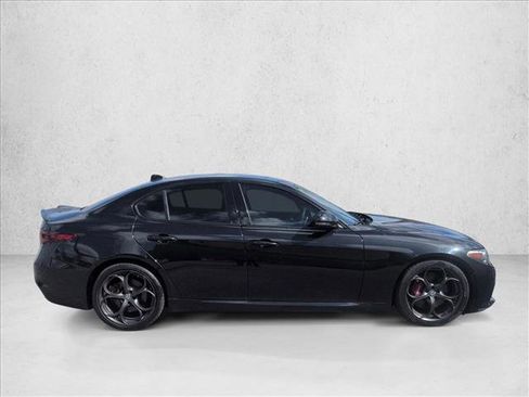 Used 2018 Alfa Romeo Giulia Ti Sport w/ Quick Order Package 22U Sport image 4