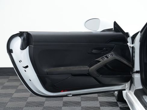 Used 2021 Porsche 718 Boxster Spyder image 26