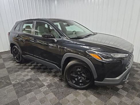 Used 2022 Toyota Corolla Cross L AWD/4WD image 7