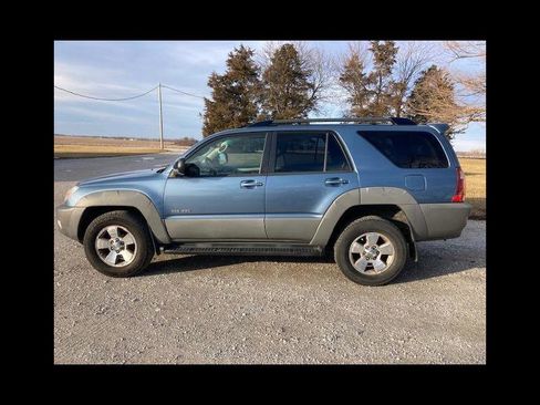 Used 2003 Toyota 4Runner SR5 AWD/4WD image 1