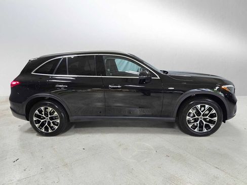 Used 2025 Mercedes-Benz GLC 350e 4MATIC image 2