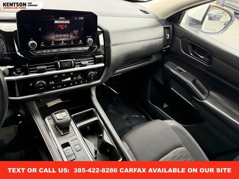 Used 2025 Nissan Pathfinder SV image 24