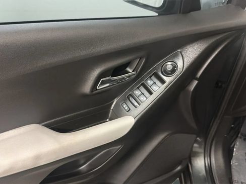 Used 2019 Chevrolet Trax LS w/ Tint and Cruise Package FWD image 16