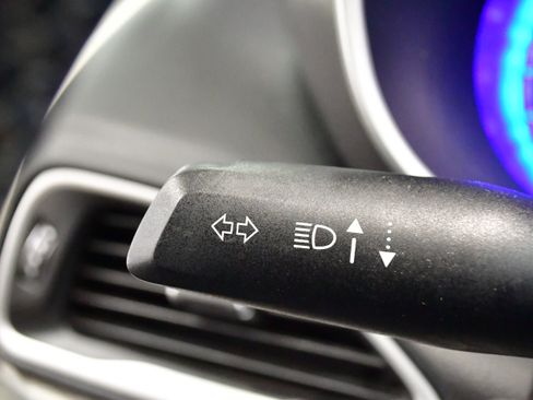 Used 2023 Chrysler Pacifica Touring-L image 44